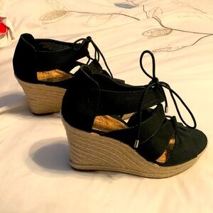 Espadrille Black Lace-Up Ankle Strap Wedge Sandals with Open-Toe Design Size 9